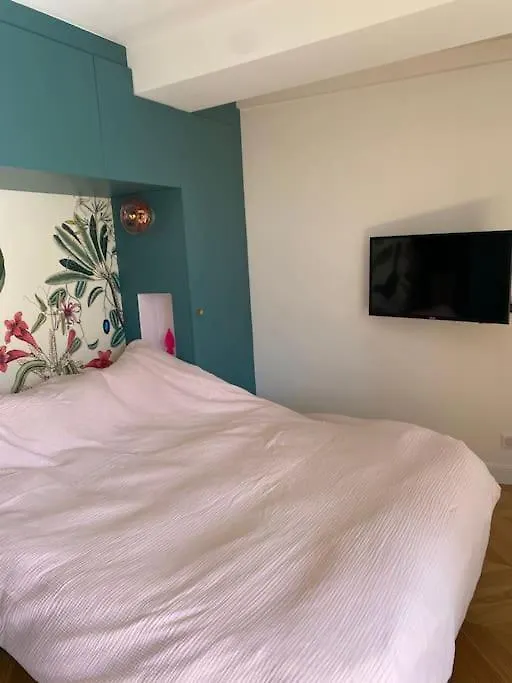 9, Entre Opera Et Pigalle, Superbe Avec Balcon Paris